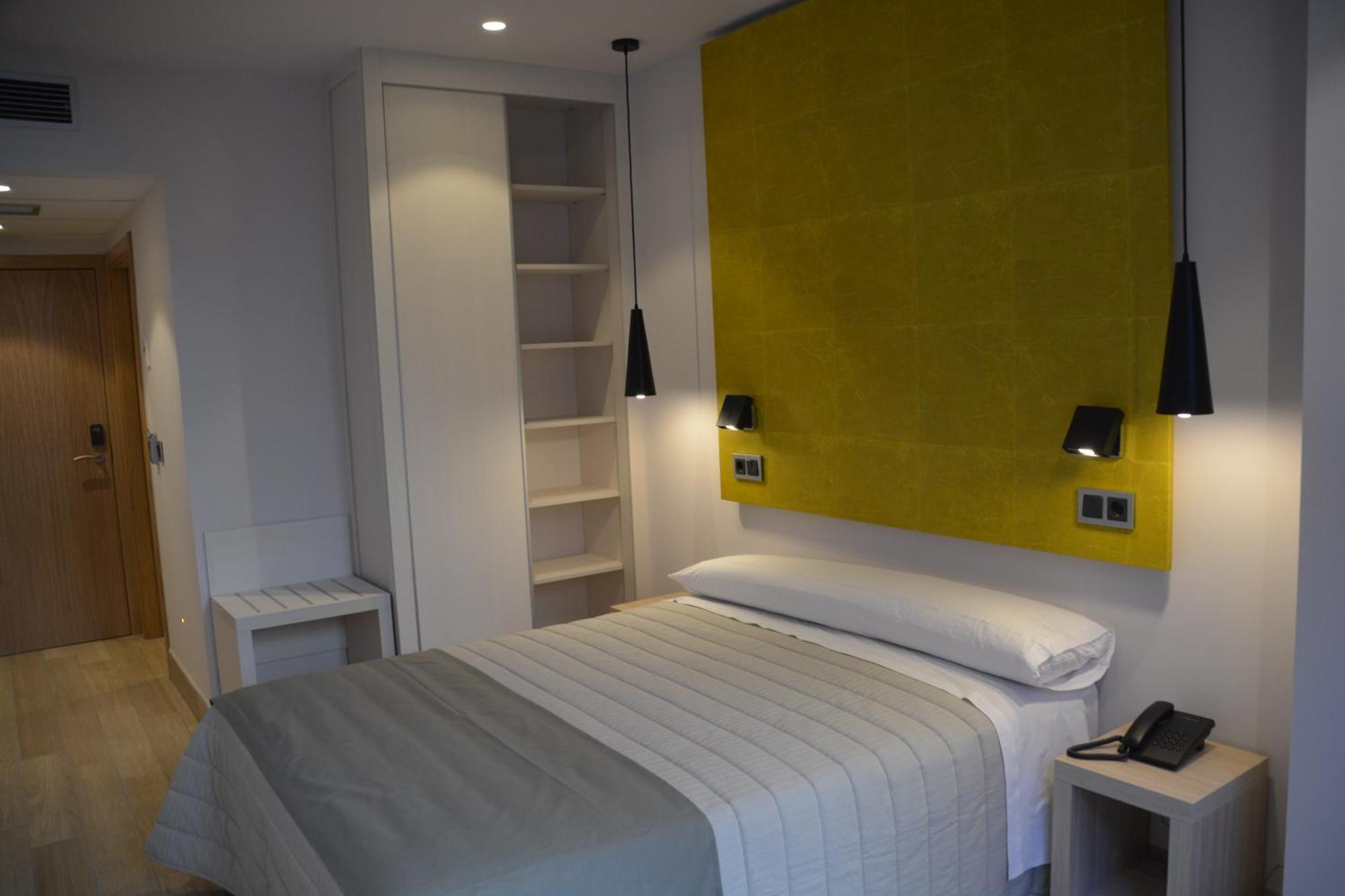 Standard Single Room,535948509:JPEG